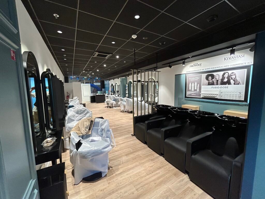 Rénovation d&rsquo;un salon de coiffure a boussy st Antoine ( 91 )